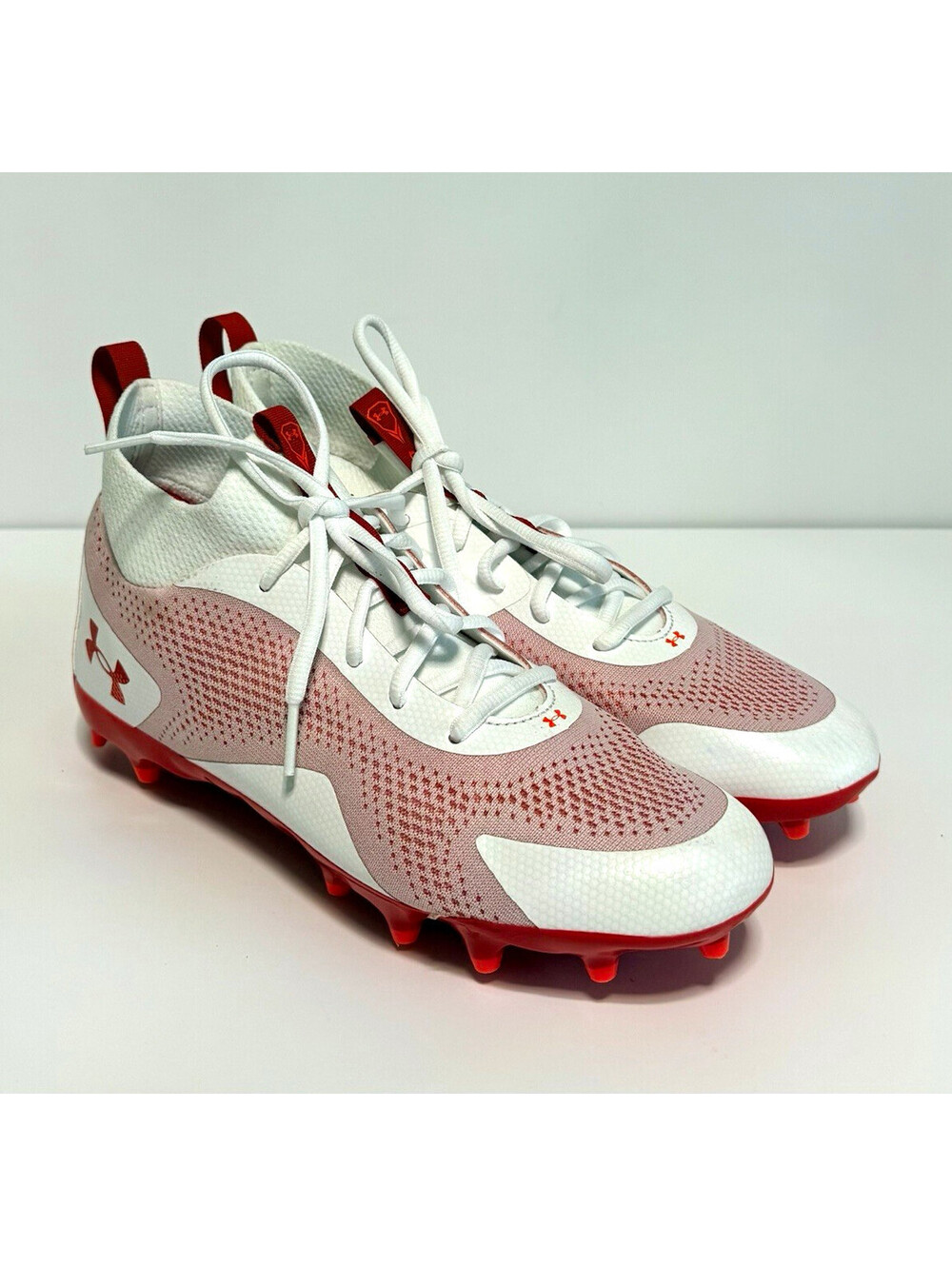 Under Armour Glyde 2.0 MT TPU Softball Cleats Womenโs Size 9 White Red